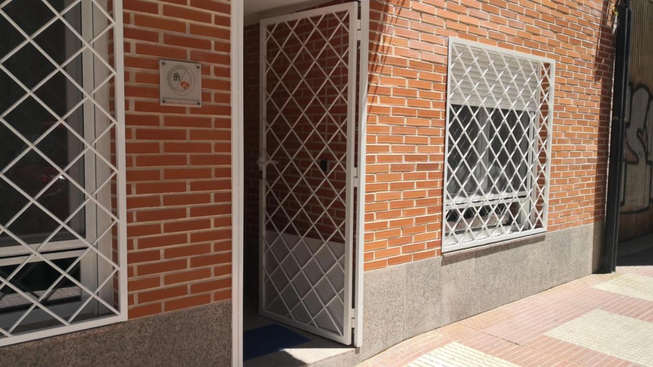 Apartamento La Galatea อัลกาลาเดเอนาเรส ภายนอก รูปภาพ